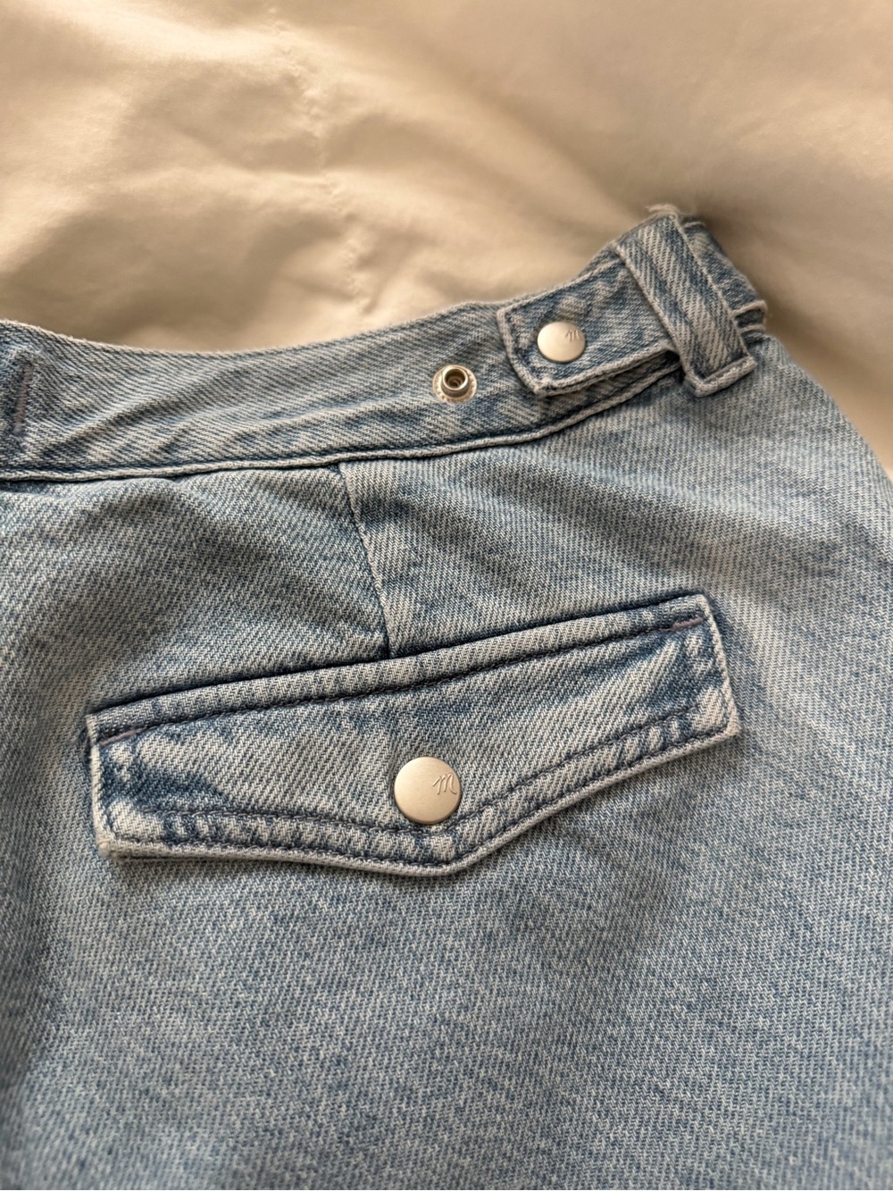 Madewell Light Wash Low-Slung Cargo Jeans - Picture 7 of 8
